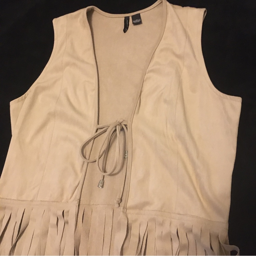 New Directions Tan Fringe Vest - Picture 2 of 10